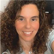 Traductora, intèrpret i professora amb 12 anys d’experiència, faig classes d’anglès, alemany i català per ajudar els meus alumnes